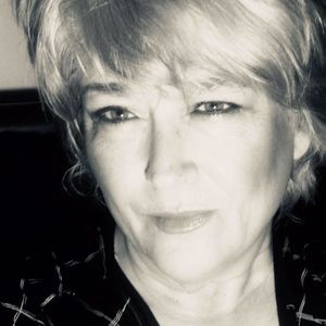 Meet your Posher, Lauralee